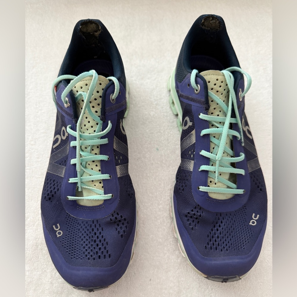 On Cloud Blue Teal White Shoes Swiss Engineering Women’s Size 9